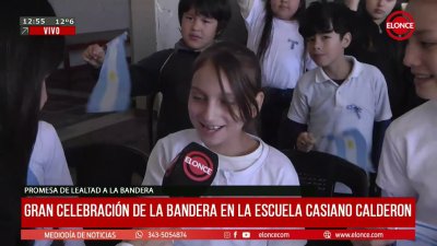 Alumnos de Escuela Casiano Calder&oacute;n prometieron lealtad a la bandera en emotivo acto patrio